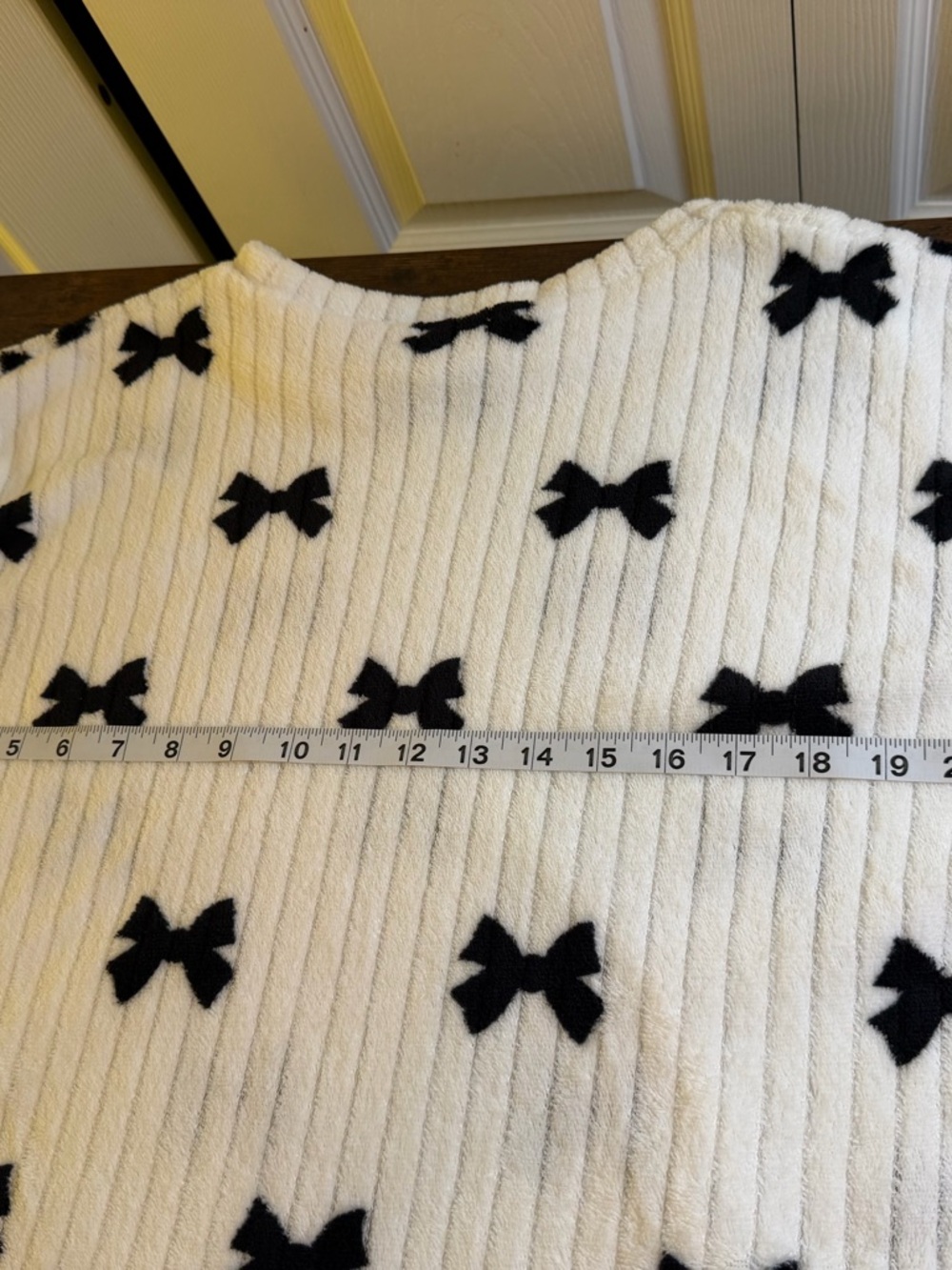 Women's Cream Ribbed Bow Print Lounge Set | Cozy Knit Top & Pants | Size Large - Picture 3 of 9